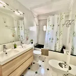 Charming Central Marbella Apartment 2 Min To Beach Lägenhet